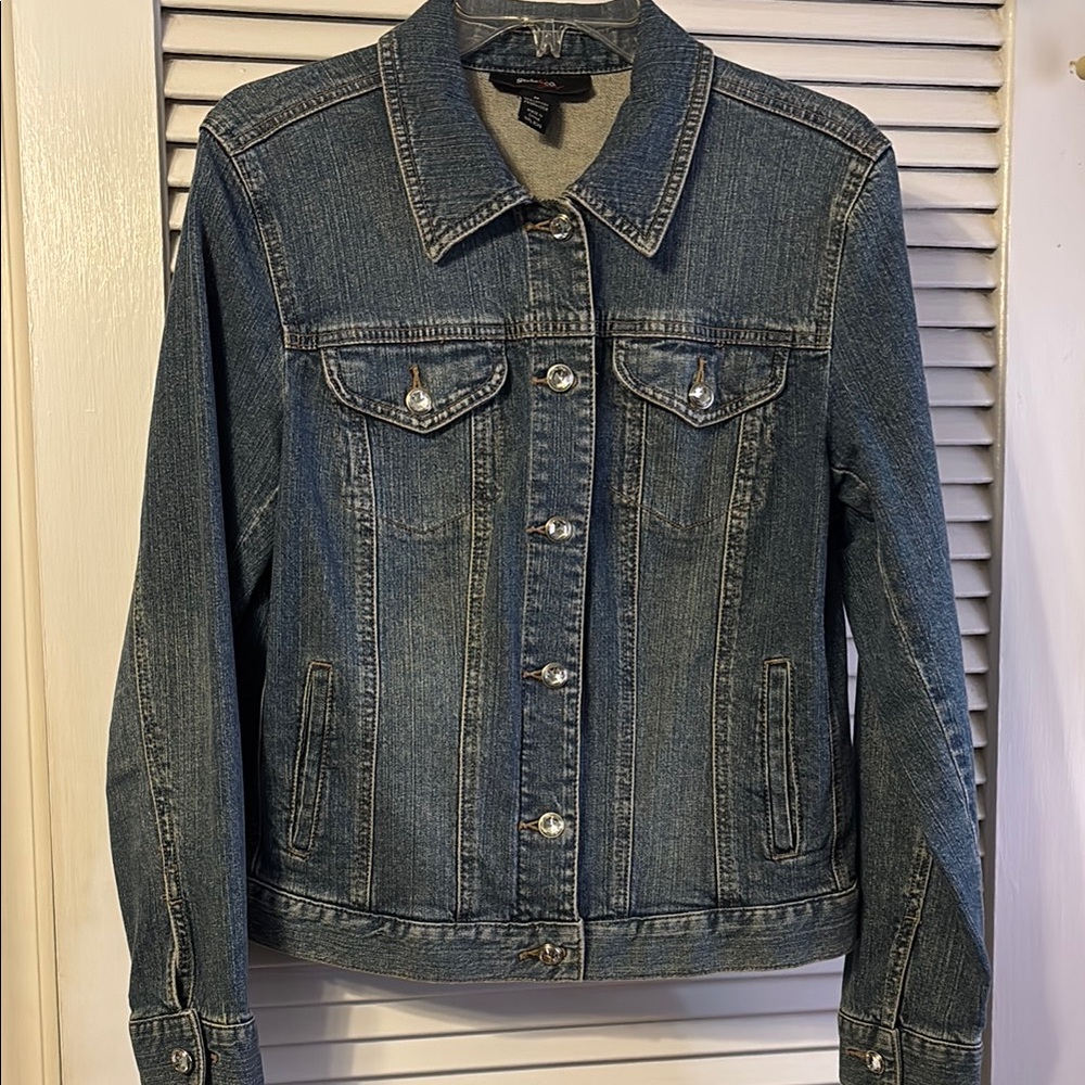 Jean jacket with crystal buttons